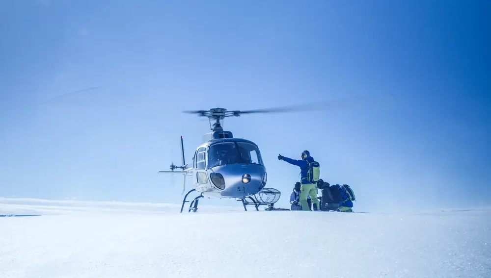 Helicopter on the Troll Peninsula
